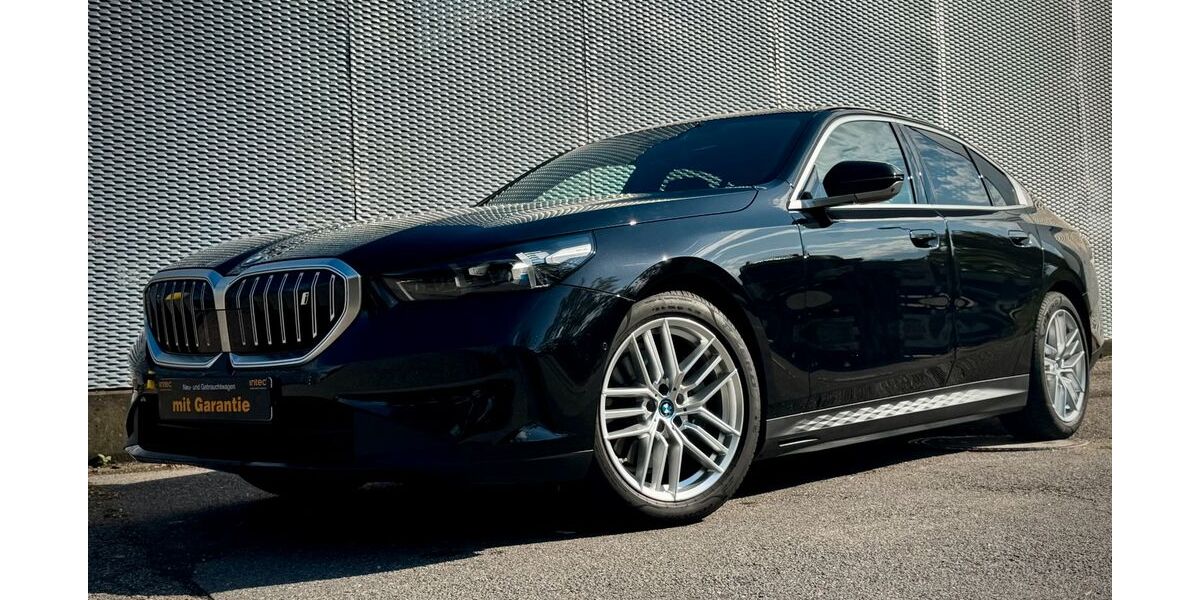 BMW i5 10.872 km 51.990 &euro; Bretten 75015