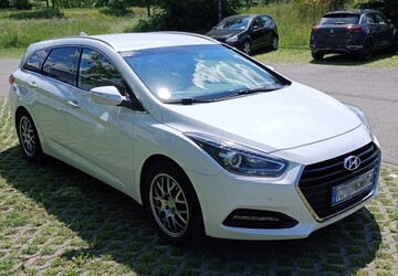 Hyundai i40 166.000 km 10.600 &euro; Karlsruhe 76133