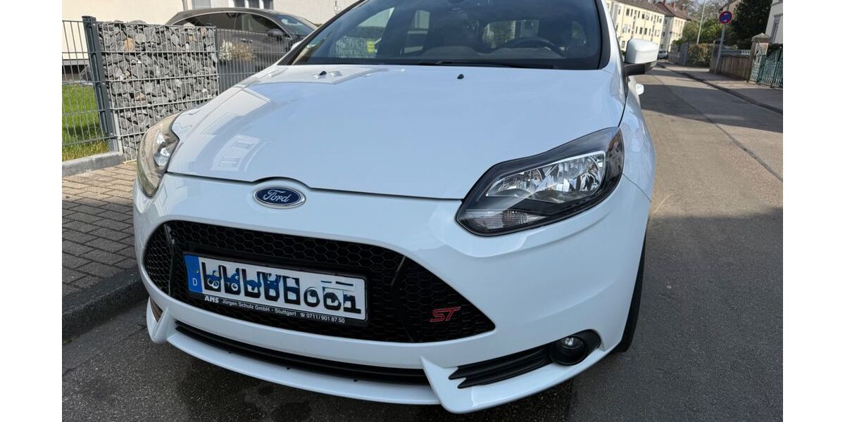 Ford Focus 149.000 km 11.900 &euro; Bruchsal 76646
