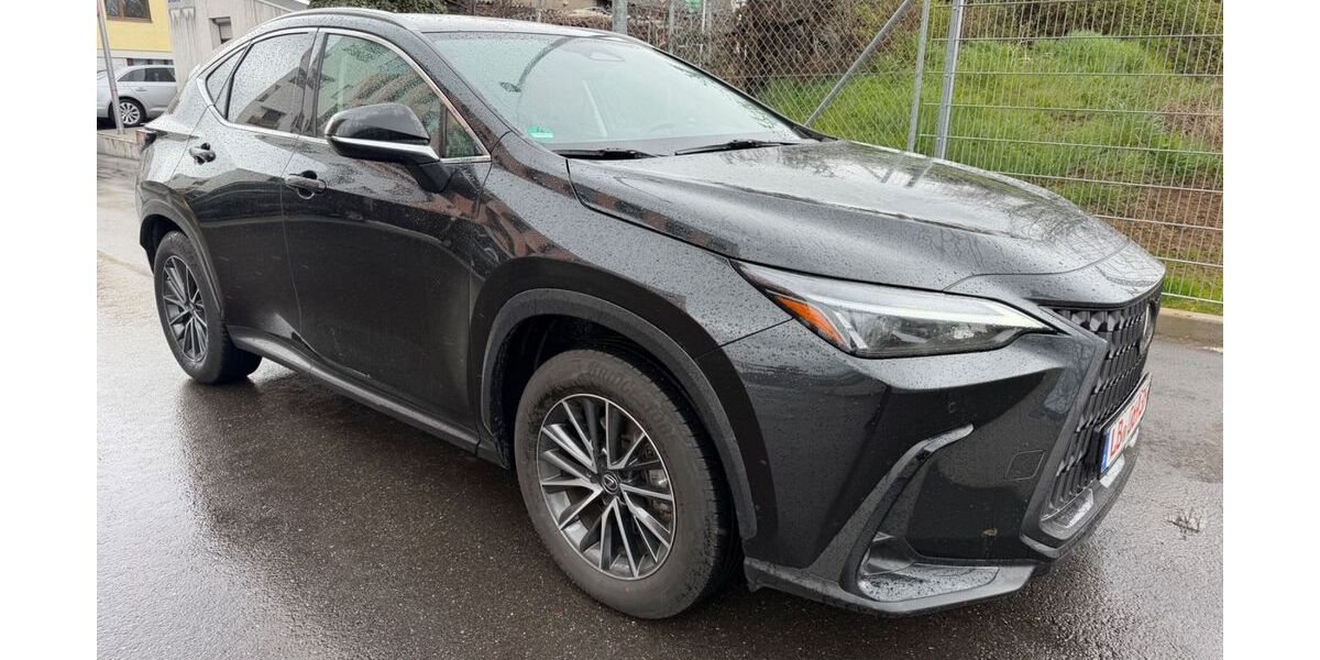 Lexus NX 350h 125.000 km 33.999 &euro; Ditzingen 71254