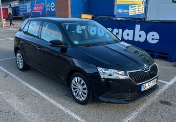 Skoda Fabia 91.000 km 8.100 &euro; Sindelfingen 71063