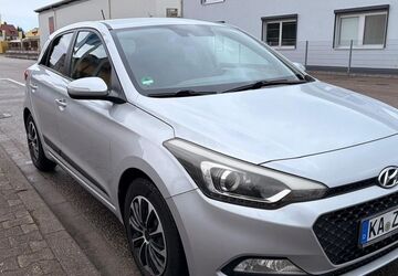 Hyundai i20 81.000 km 10.300 &euro; Karlsruhe 76187