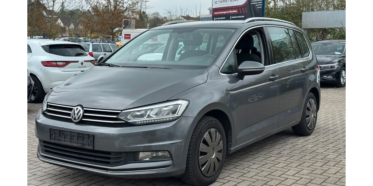 VW Touran 142.356 km 11.980 &euro; Oberderdingen 75038