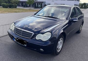 Mercedes-Benz C 200 185.000 km 2.600 &euro; Pforzheim 75177