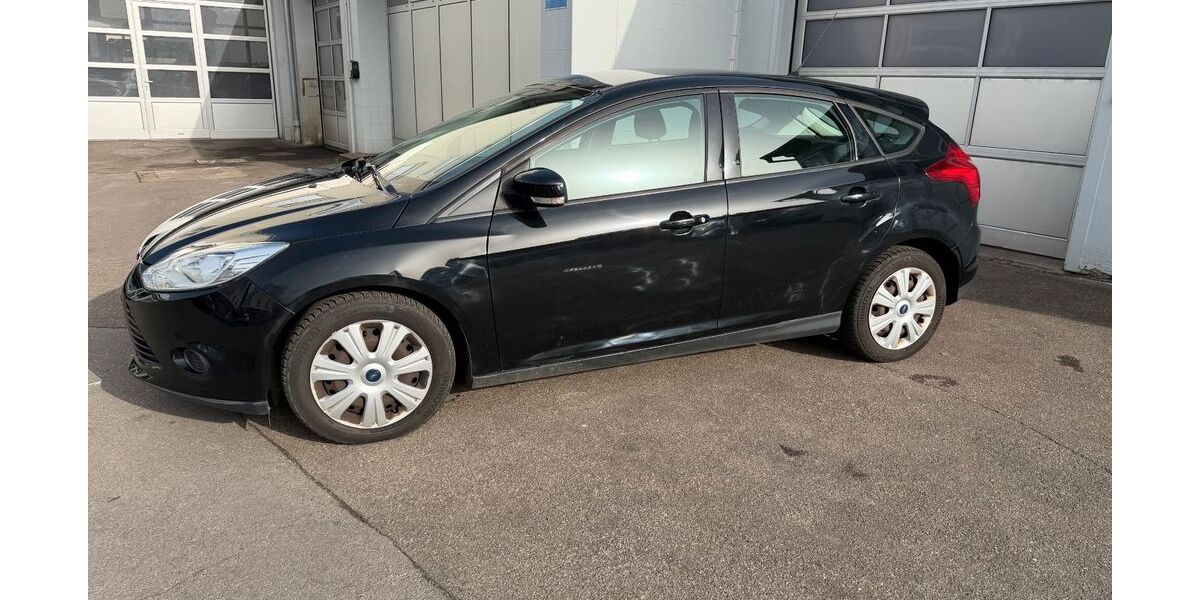 Ford Focus 104.700 km 5.990 &euro; Ditzingen 71254