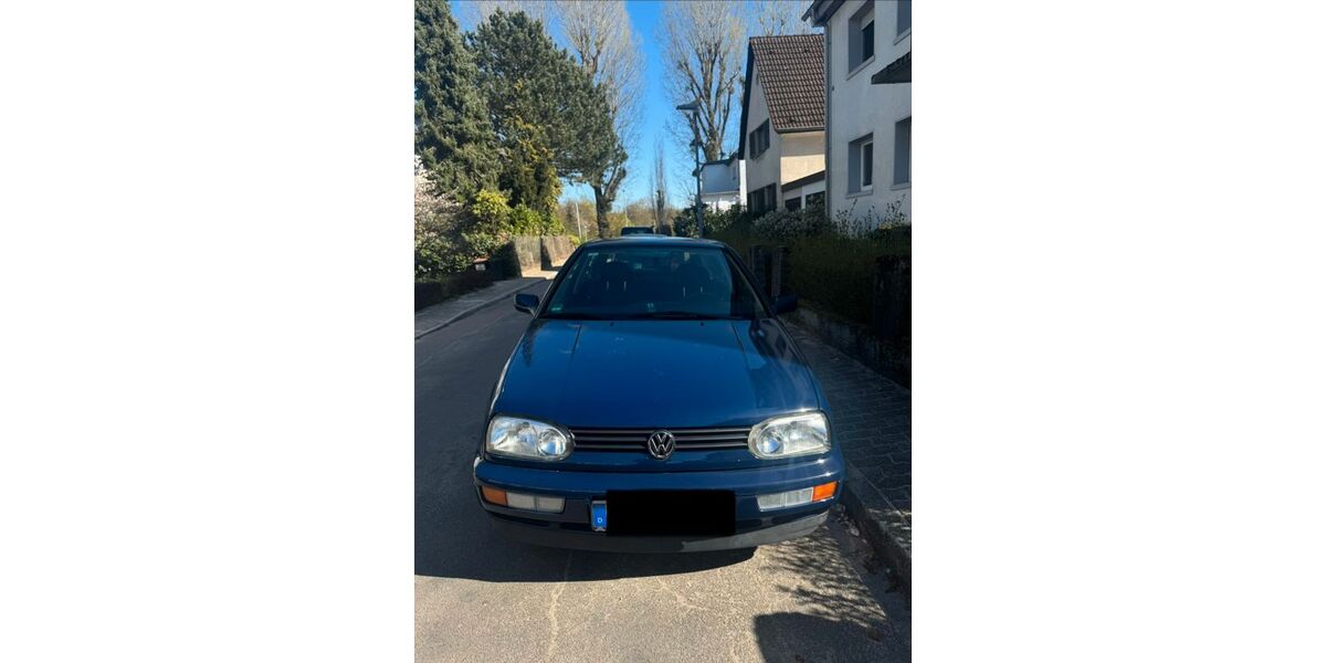 VW Golf 104.493 km 3.800 &euro; Karlsruhe 76199