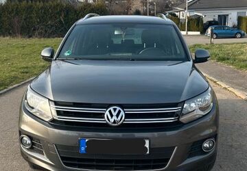 VW Tiguan 64.000 km 14.990 &euro; Niefern-Öschelbronn 75223