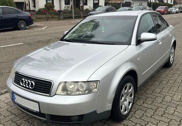 Audi A4 220.000 km 1.999 &euro; Karlsruhe 76189