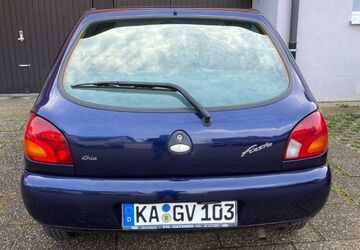 Ford Fiesta 93.000 km 1.300 &euro; Bretten 75015