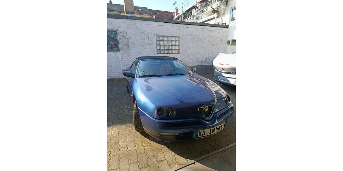 Alfa Romeo Spider 200.000 km 2.250 &euro; Karlsruhe 76185