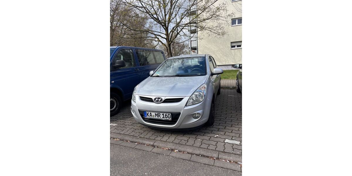 Hyundai i20 120.000 km 4.200 &euro; Karlsruhe 76133