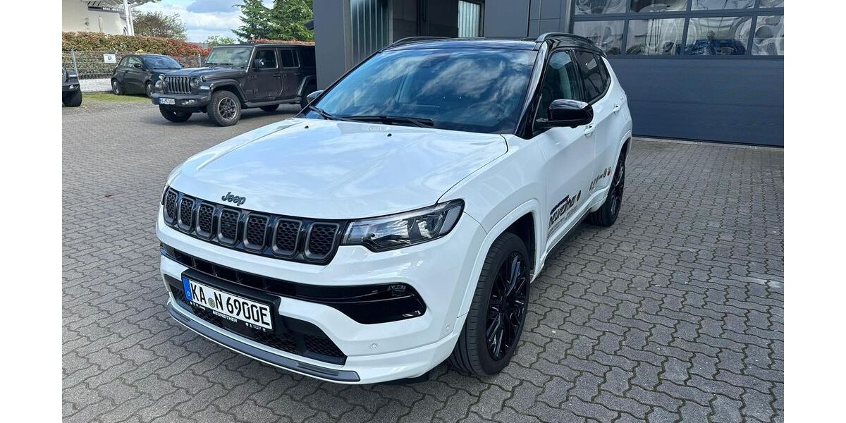Jeep Compass 57.000 km 28.490 &euro; Karlsruhe 76185