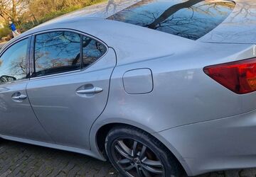 Lexus IS 220 210.000 km 4.900 &euro; Karlsruhe 76137