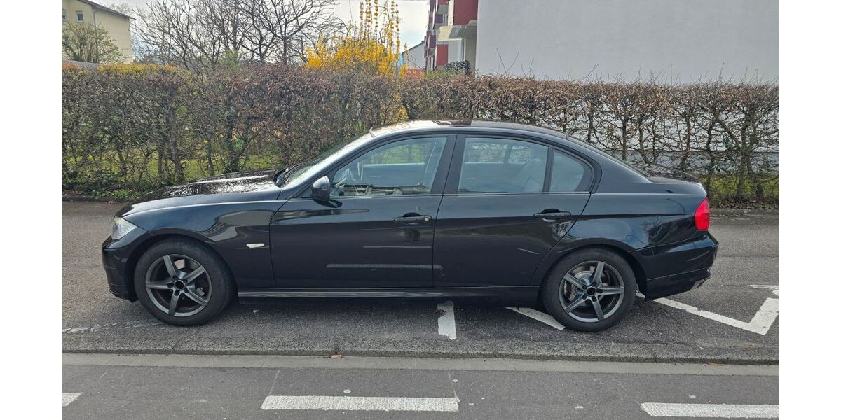 BMW 318 151.000 km 7.500 &euro; Gaggenau 76571