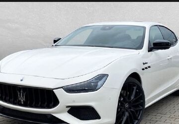 Maserati Ghibli 25.500 km 73.999 &euro; Karlsruhe 76187