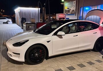 Tesla Model 3 81.200 km 27.700 &euro; Magstadt 71106