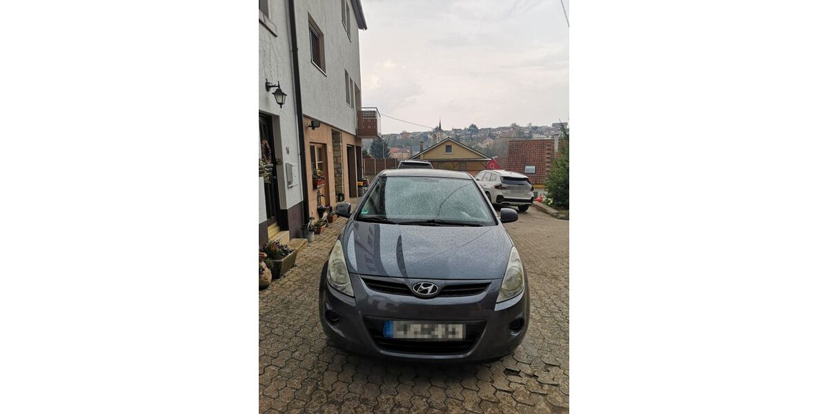 Hyundai i20 164.000 km 2.650 &euro; Mühlacker 75417