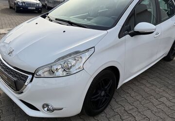Peugeot 208 175.500 km 2.480 &euro; Gaggenau 76571