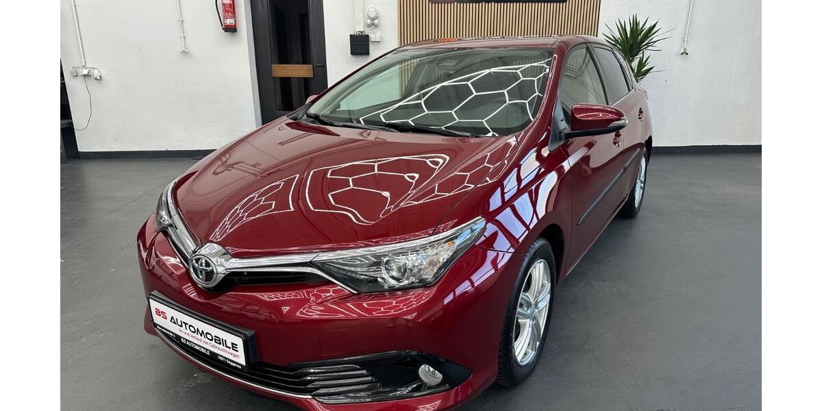 Toyota Auris 103.850 km 10.700 &euro; Gaggenau 76571