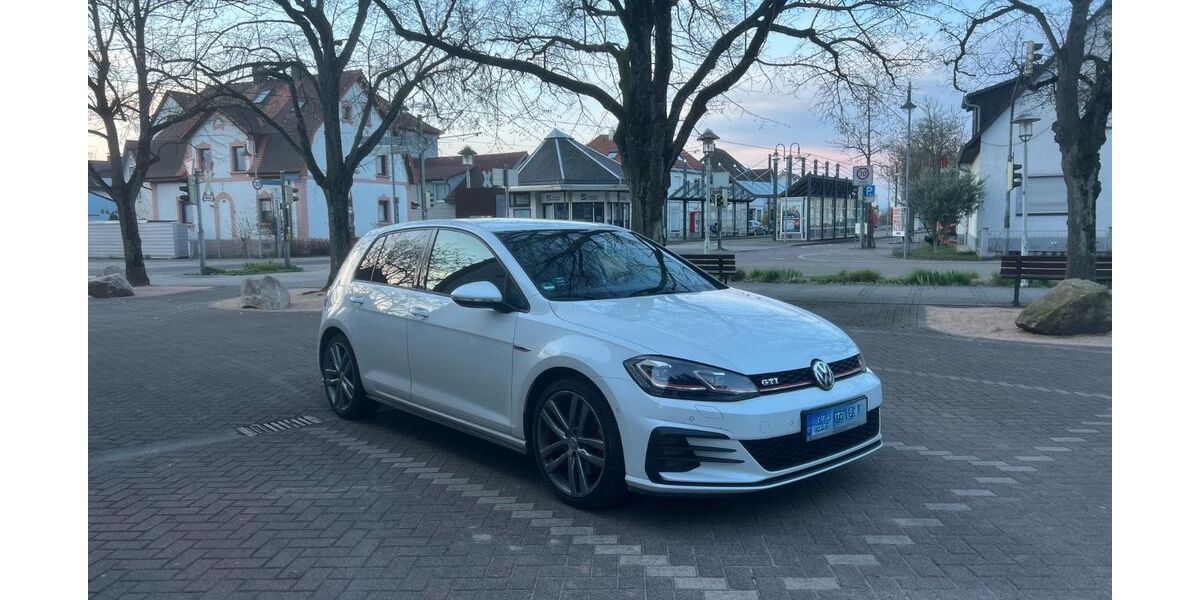 VW Golf 77.600 km 21.700 &euro; Karlsruhe 76227