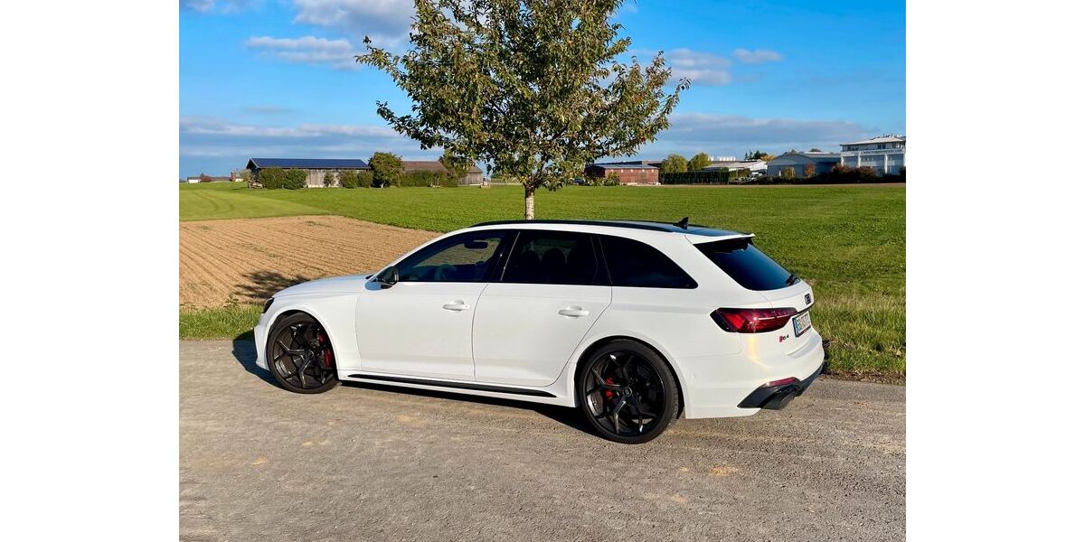 Audi RS4 19.000 km 77.900 &euro; Sindelfingen 71063