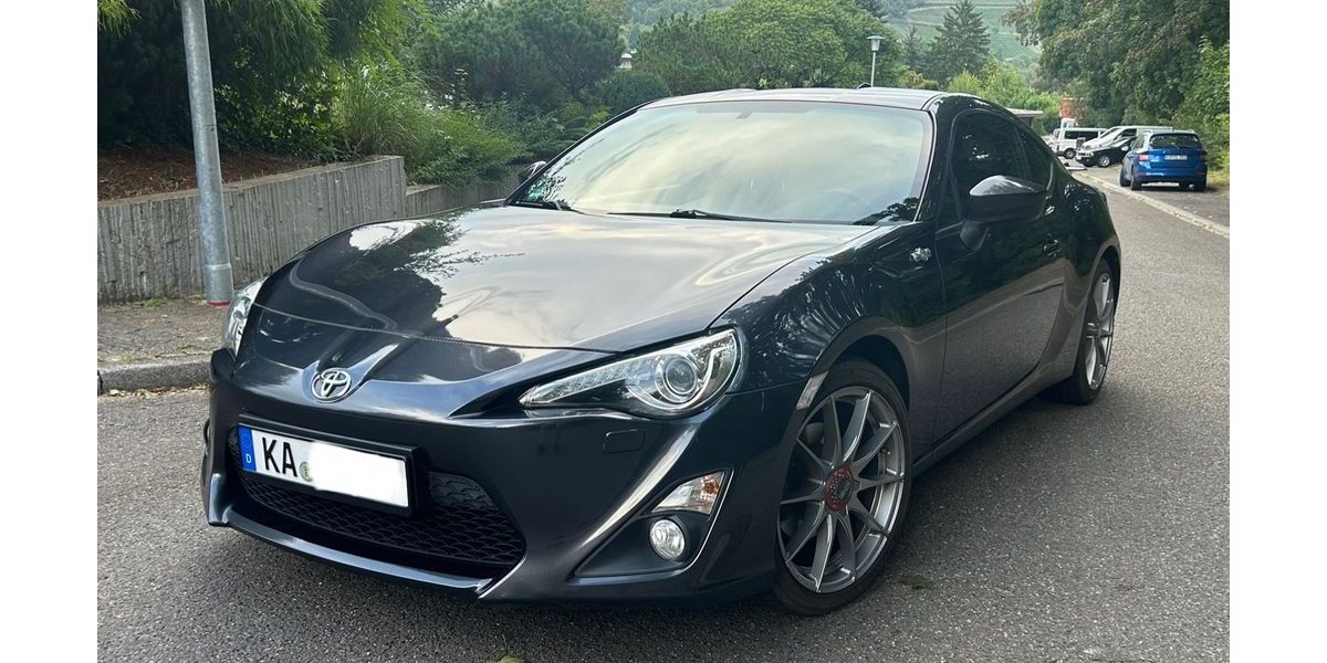 Toyota GT86 144.444 km 22.499 &euro; Karlsruhe 76229