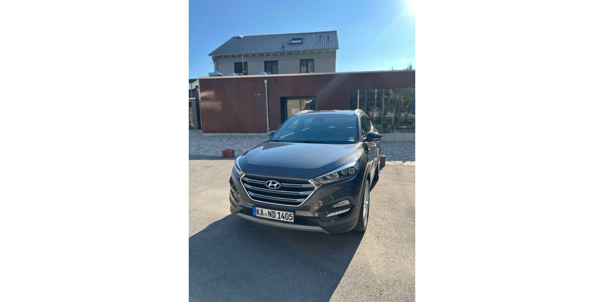Hyundai TUCSON 150.000 km 14.700 &euro; Karlsruhe 76189