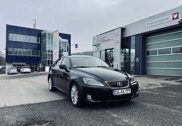 Lexus IS 220d 284.000 km 6.500 &euro; Bad Liebenzell Unterhaugstett 75378