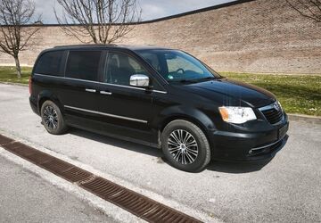 Lancia Voyager 123.000 km 14.490 &euro; Karlsruhe 76187
