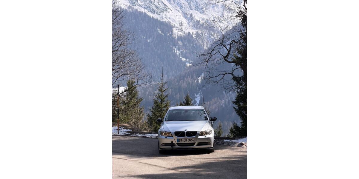 BMW 330 332.500 km 3.750 &euro; Bruchsal 76646