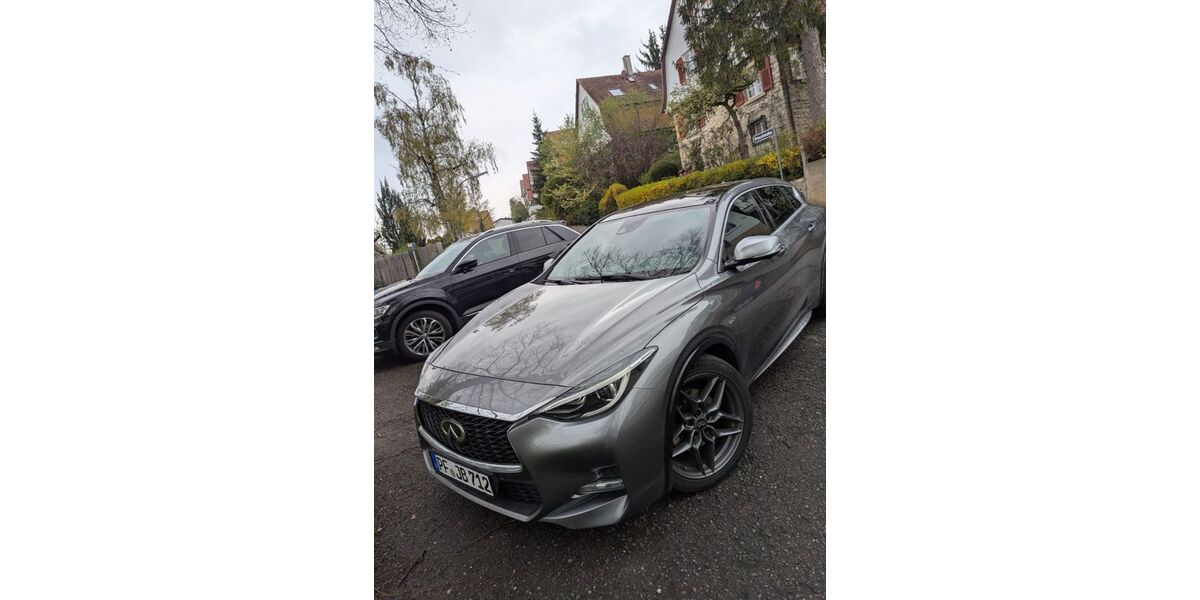INFINITI Q30 173.400 km 13.900 &euro; Pforzheim 75172