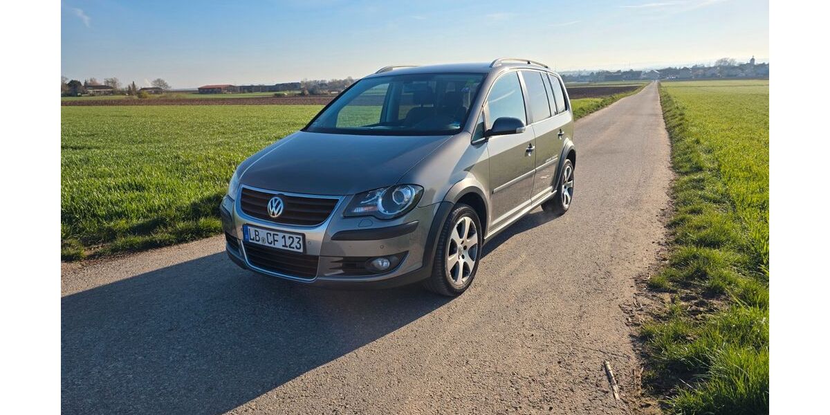 VW Touran 246.000 km 5.500 &euro; Güglingen 74363
