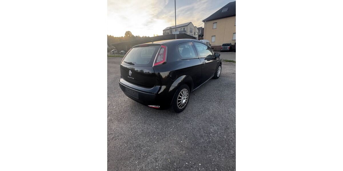 Fiat Punto Evo 134.550 km 2.800 &euro; Pfinztal 76327