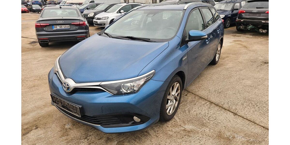 Toyota Auris 240.000 km 8.400 &euro; Bruchsal 76646