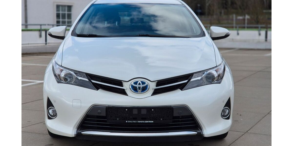 Toyota Auris 95.400 km 12.599 &euro; Birkenfeld bei Pforzheim 75217