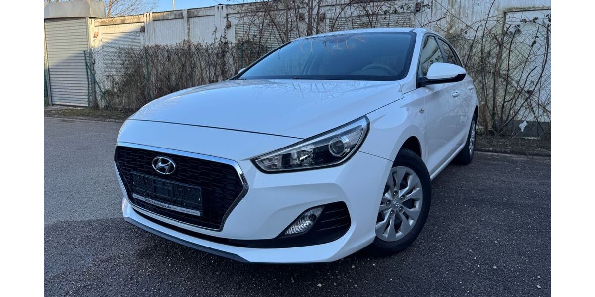 Hyundai i30 51.100 km 12.450 &euro; Karlsruhe 76187