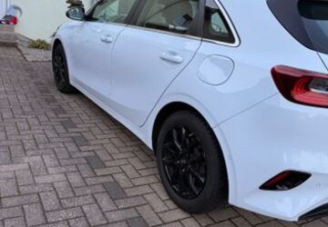 Kia ceed / Ceed 120.000 km 13.700 &euro; Ölbronn 75248