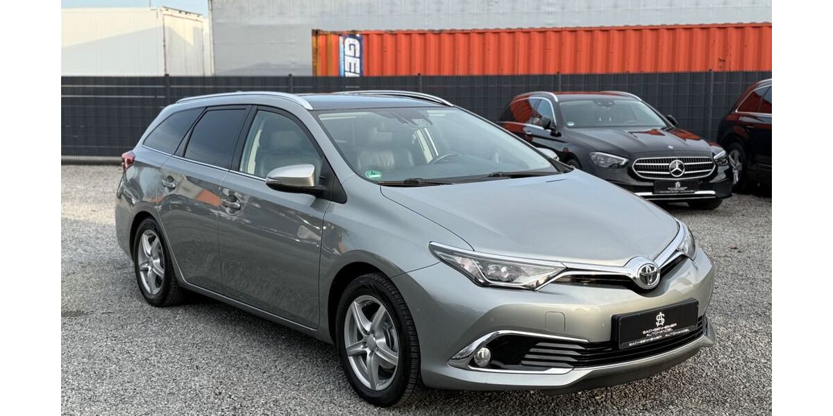 Toyota Auris 112.000 km 11.499 &euro; Sachsenheim 74343