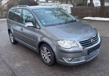 VW Touran 182.000 km 3.799 &euro; Illingen/Schützingen 75428