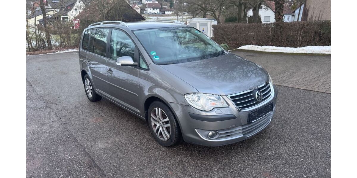 VW Touran 182.000 km 3.799 &euro; Illingen/Schützingen 75428